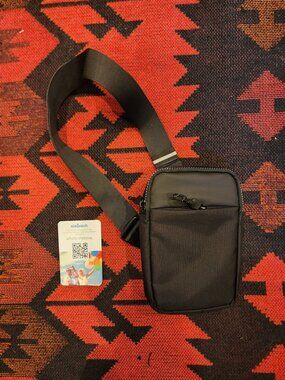 NEW Compact Black Crossbody Shoulder Bag With Adjustable Strap & Multiple Pocket
